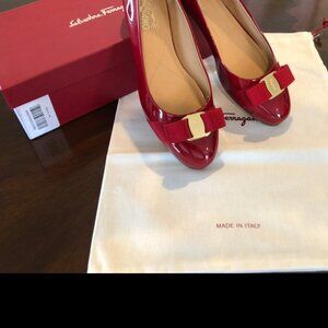 LNIB Salvatore Ferragamo Red Patent Leather Varina Bow Flats Shoes Size 8B